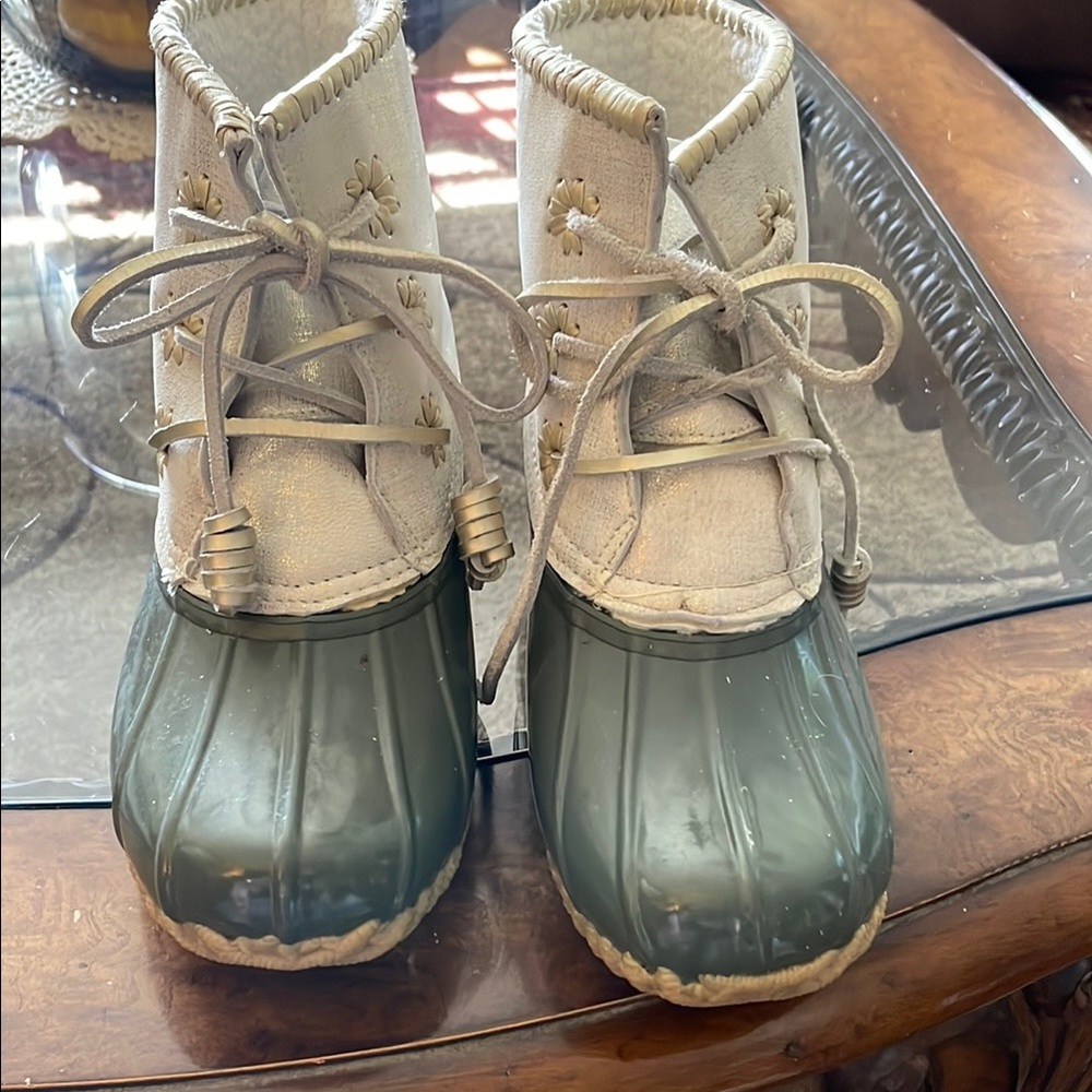 Jack Rogers Tan and Green Rain & Snow Boots